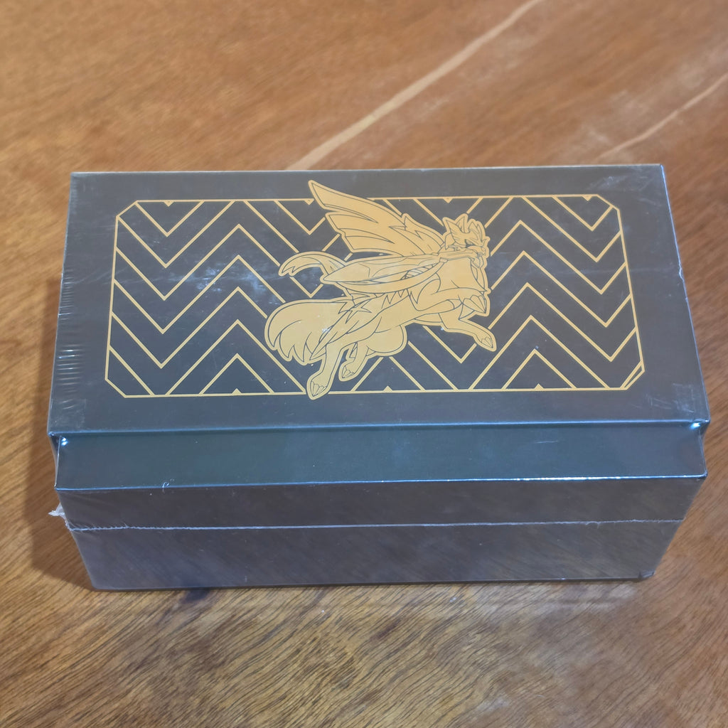 CN Zacian Gift Box (ETB) (With Tear)